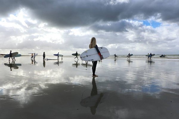 Les compétitions les plus connues entre écoles de surf à Hendaye