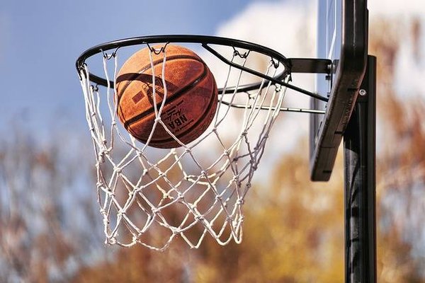 3 échauffements à faire seul autour d'un panier de basket