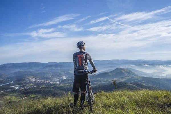Quels sont les sports à pratiquer en mode entraînement durant des vacances dans la Drôme ?